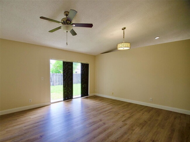 Photo - 9471 NW 52nd St House