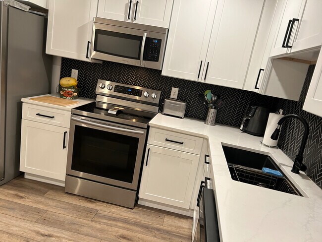 Foto del edificio - Room in House on Welch St SW