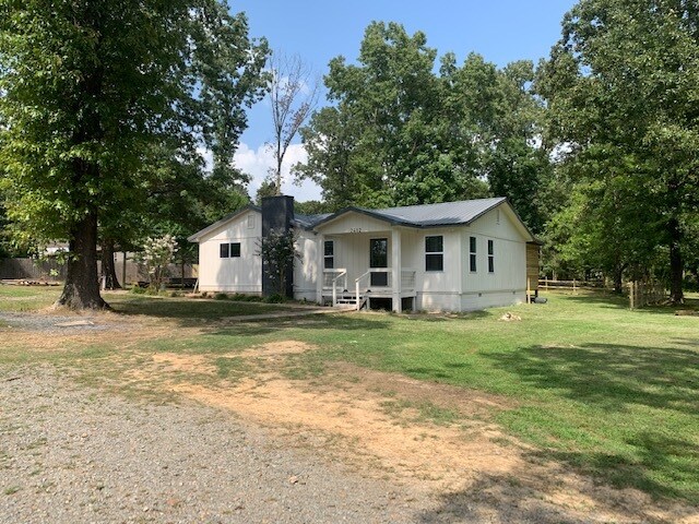 Primary Photo - 2412 K B Barnes Ln
