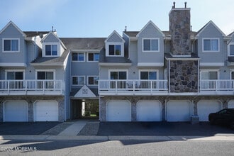 Building Photo - 1111 Scarlet Oak Ave