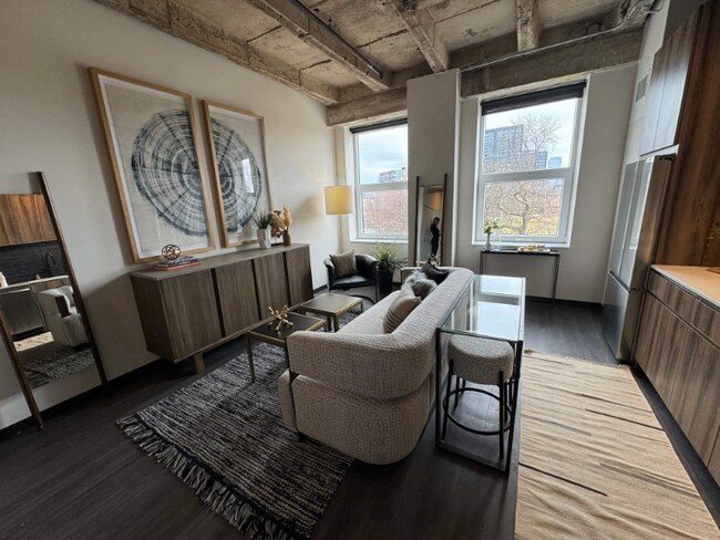 Foto del edificio - 276 N Ashland Blvd