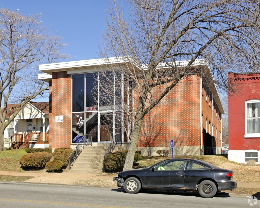Primary Photo - 5371 Arsenal St