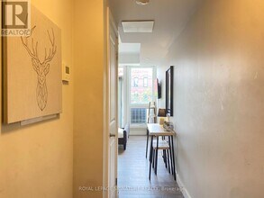 Building Photo - 335 College St