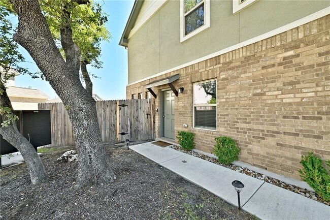 Foto del edificio - 12813 Leatherback Ln