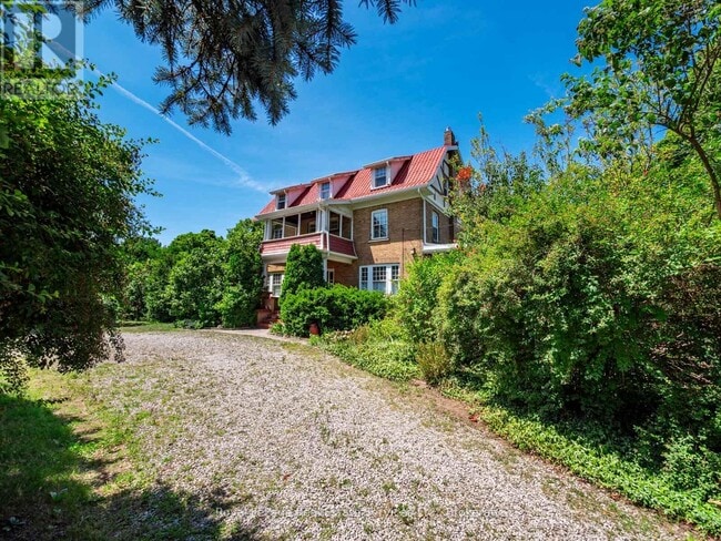 Photo du bâtiment - 3175 Lakeshore Rd W