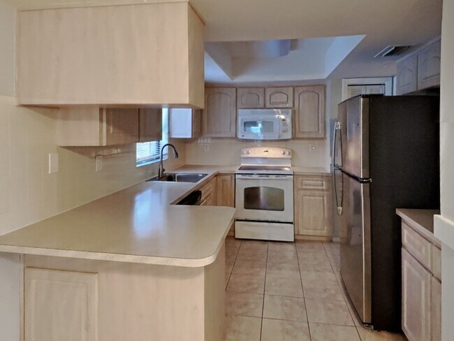 Foto del edificio - 1591 Larkin Rd