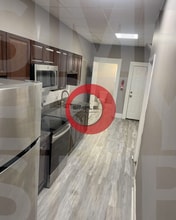 Building Photo - 110 N 10th St