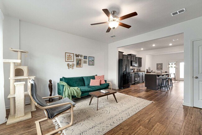 Foto del edificio - 790 Bradburn Village Way