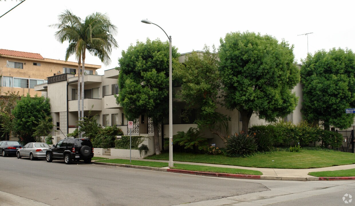 Primary Photo - 10980 Massachusetts Ave