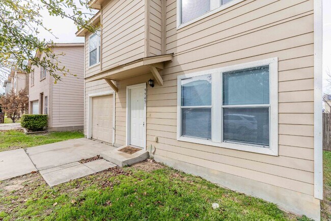 Building Photo - 9943 Amber Breeze