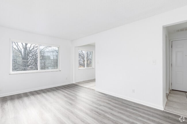 1HAB, 1BA - 650 ft² - Apartments at 310 Superior