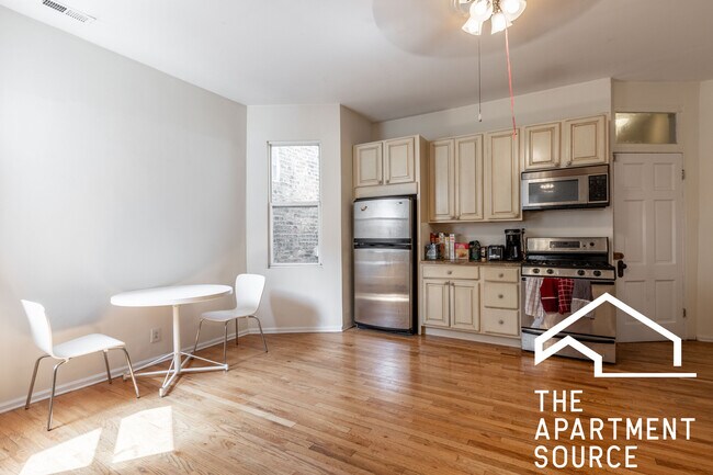 Foto del edificio - 2517 N Ashland Ave