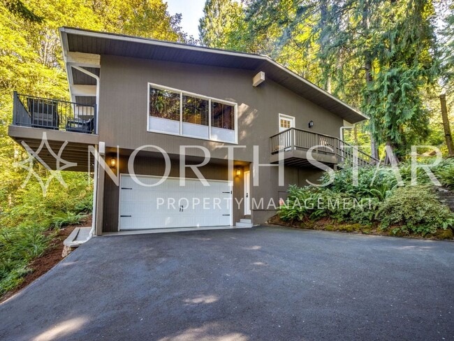 Building Photo - Hidden Lake Oswego Mid-Century Treasure