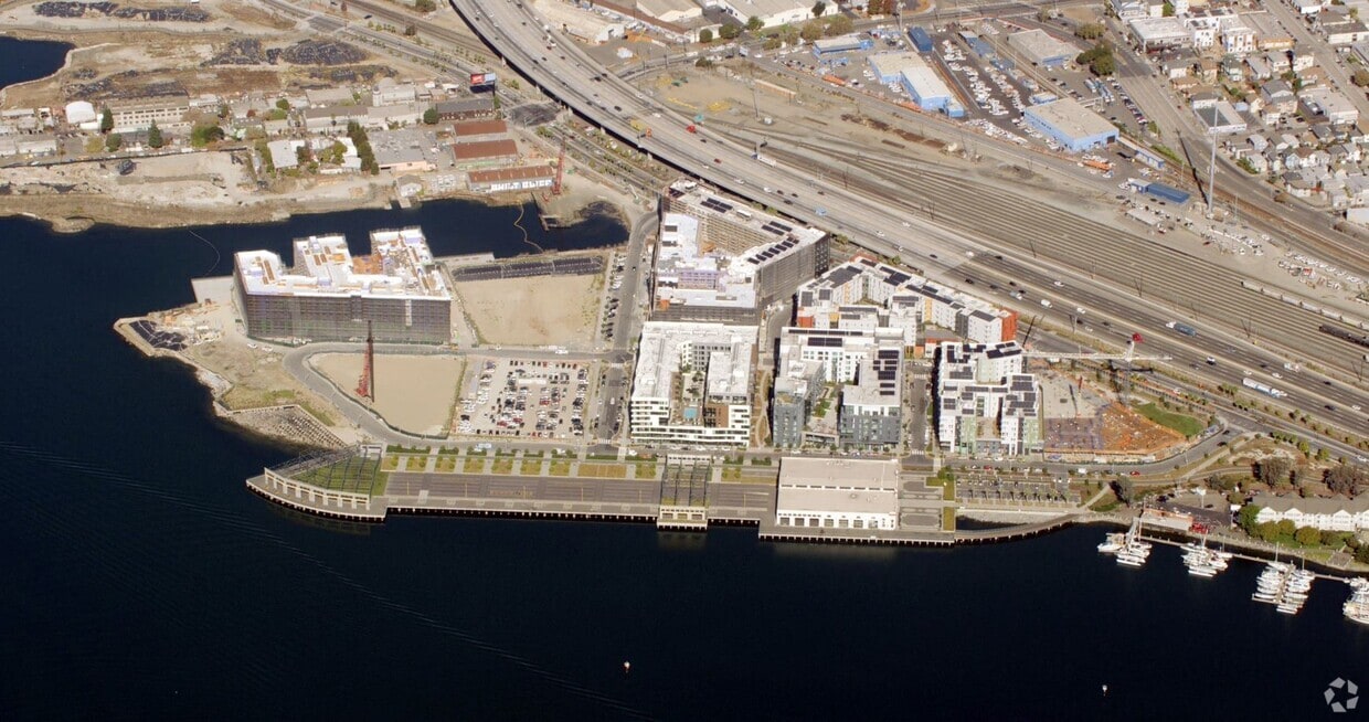 Paseo Estero A and B Apartments in Oakland, CA