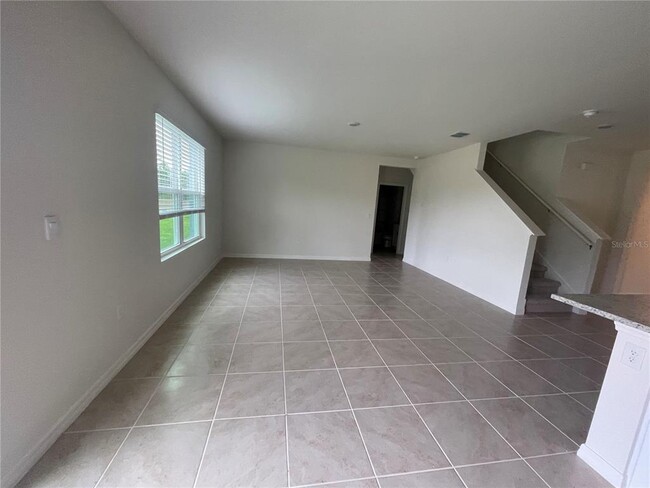 Building Photo - 498 Baroness Way