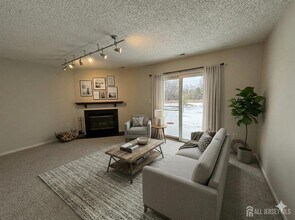 Building Photo - 62 Colleen Ct