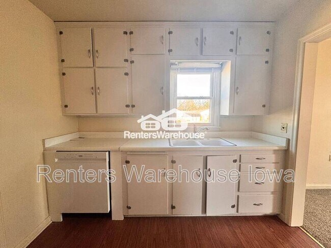 Building Photo - 4144 1st St