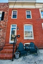 Building Photo - 2517 Foster Ave