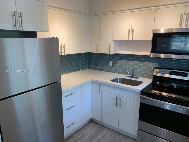 Foto del edificio - 228 SW 8th St