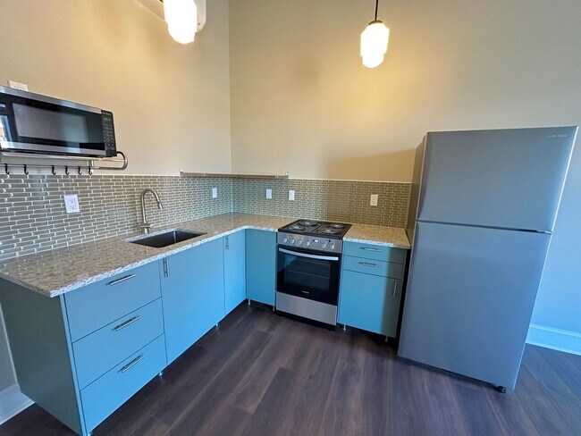 Building Photo - Modern Living with a Touch of Historic Charm