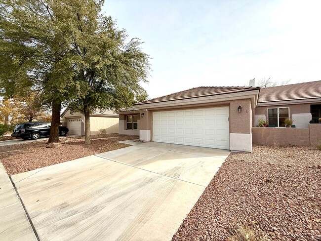 Foto del edificio - Charming Single-Story Townhome in Sun City...