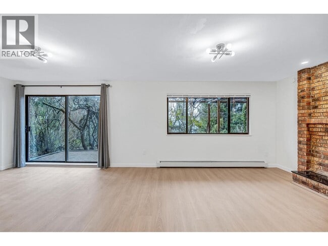 Photo du bâtiment - 3507 St Andrews Ave