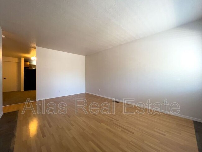 Foto del edificio - 494 E Chester Ln