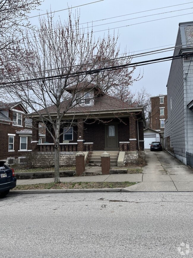 Building Photo - 336 Warner St