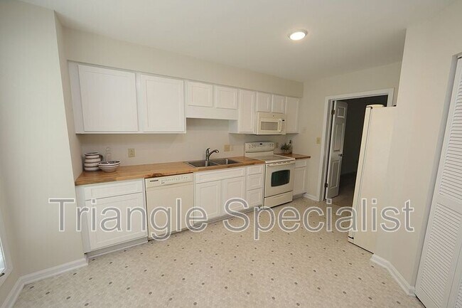 Foto del edificio - 112 Mossbark Ln