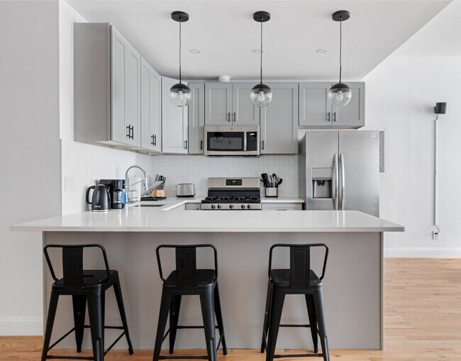 Foto del edificio - 355 Tompkins Ave
