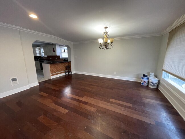 Building Photo - 33 Fairmount Ave