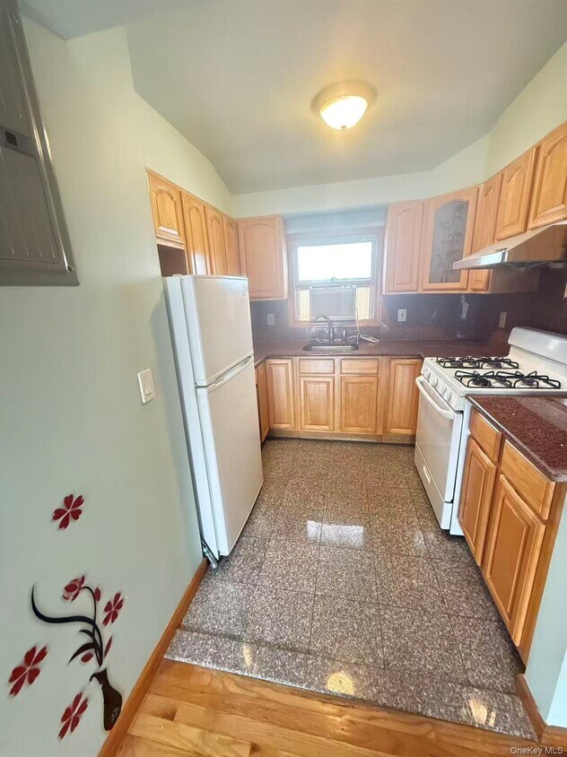 Foto del edificio - 64-67 229th St