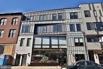Building Photo - 2006-10 Frankford Ave
