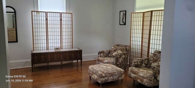 Foto del edificio - 1313 E Washington St