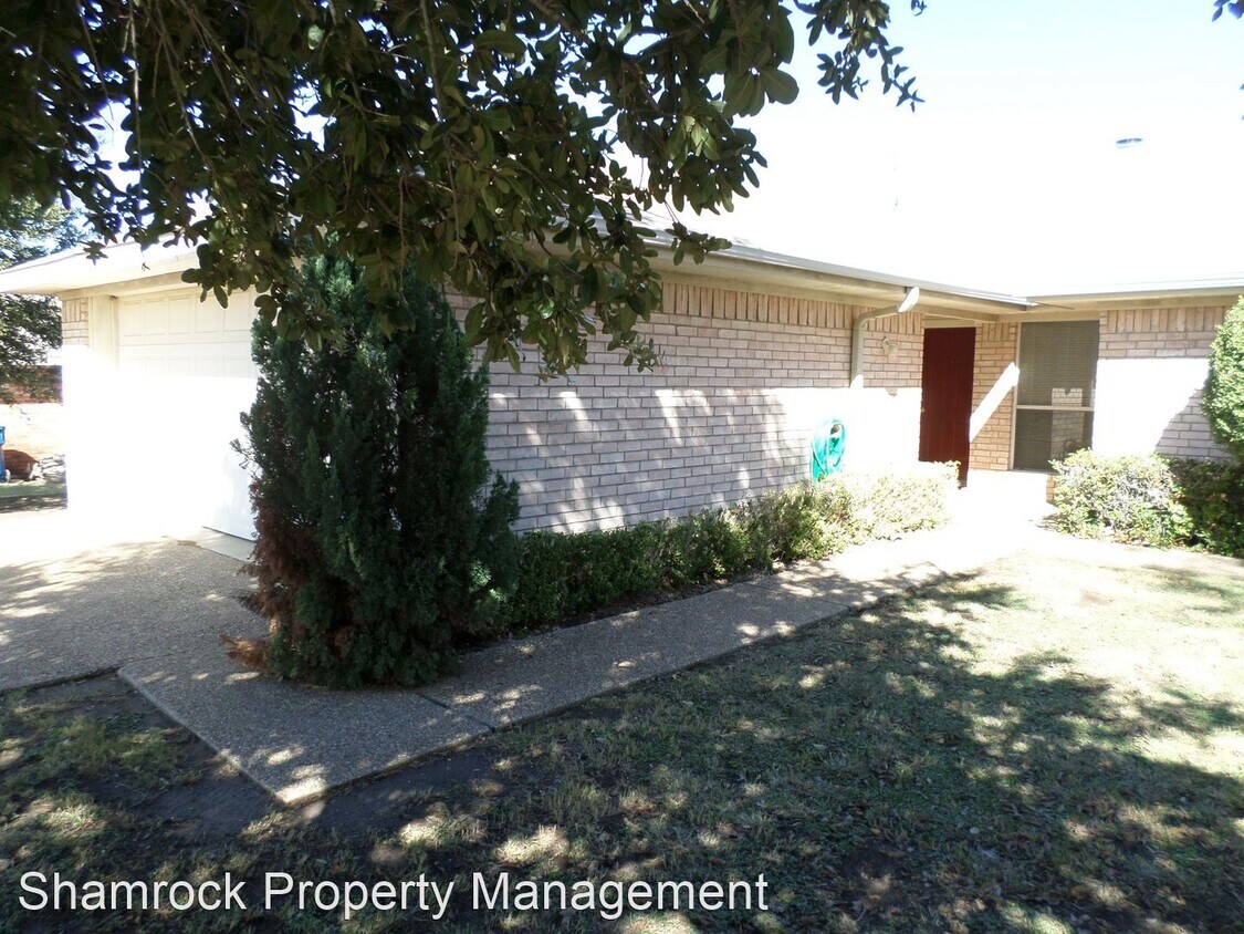 Foto principal - 3 br, 2 bath House - 612 Park Place