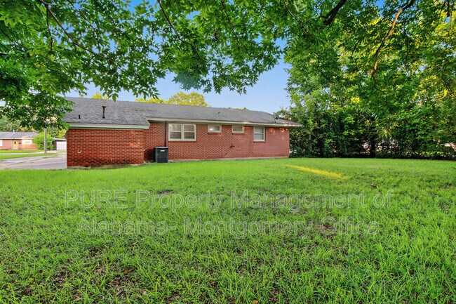 Foto del edificio - 4332 Sussex Dr