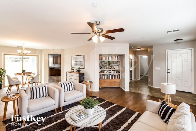 Building Photo - 3531 E Erie St