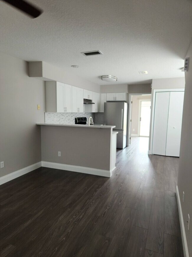 Building Photo - Live the Beach Life – Just One Block from ...