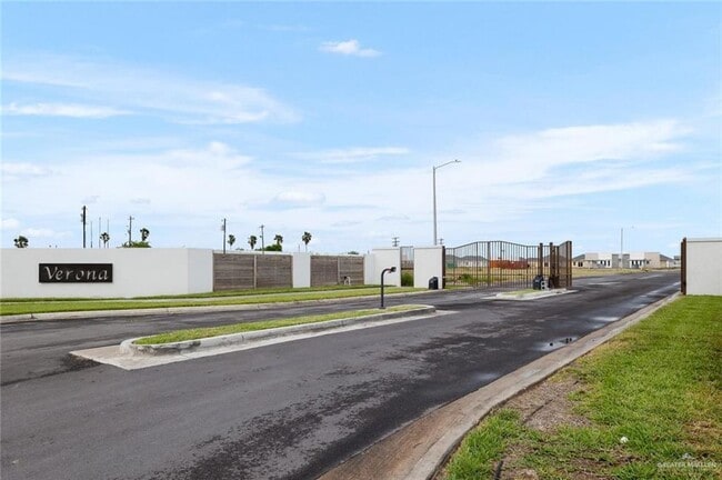 Foto del edificio - 11 Petri Dr