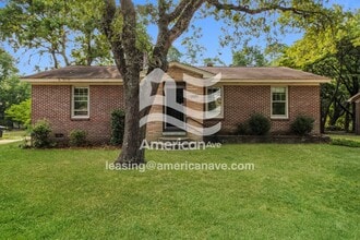 Building Photo - 3028 Dennis Dr