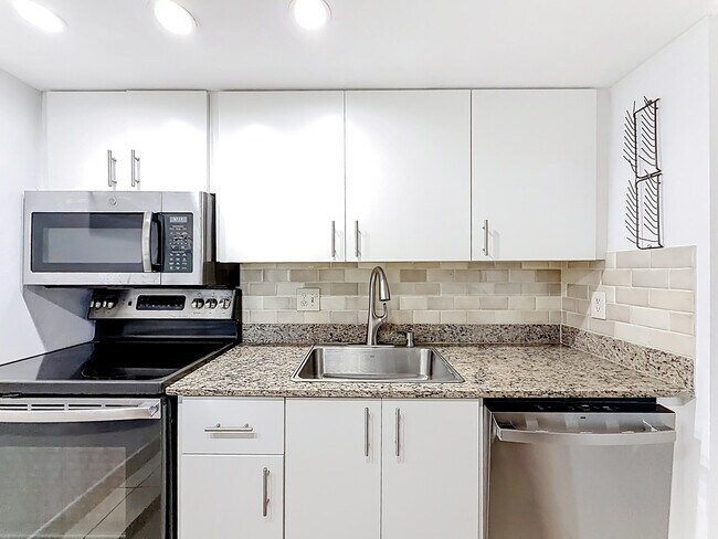 Foto del edificio - 755 Dotterel Rd