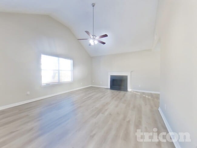 Foto del edificio - 7057 Fruitwood Ct