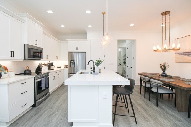 Foto del edificio - ** ISLES OF COLLIER NEW CONSTRUCTION MODER...