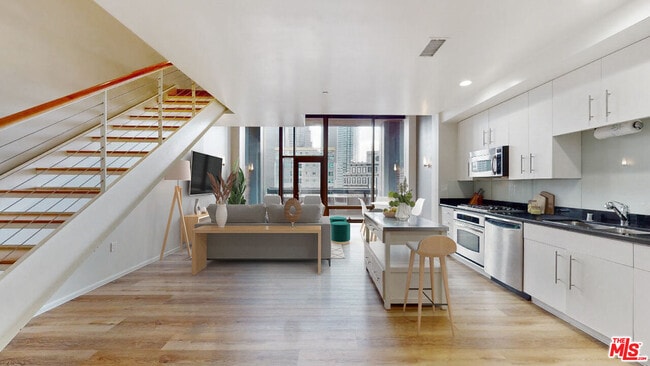 Photo - 1100 Wilshire Blvd Apartment