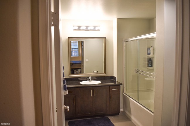 Foto del edificio - 2 br, 2 bath Apartment - Broadway Palace