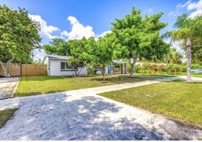 Foto del edificio - 512 Bayberry Dr