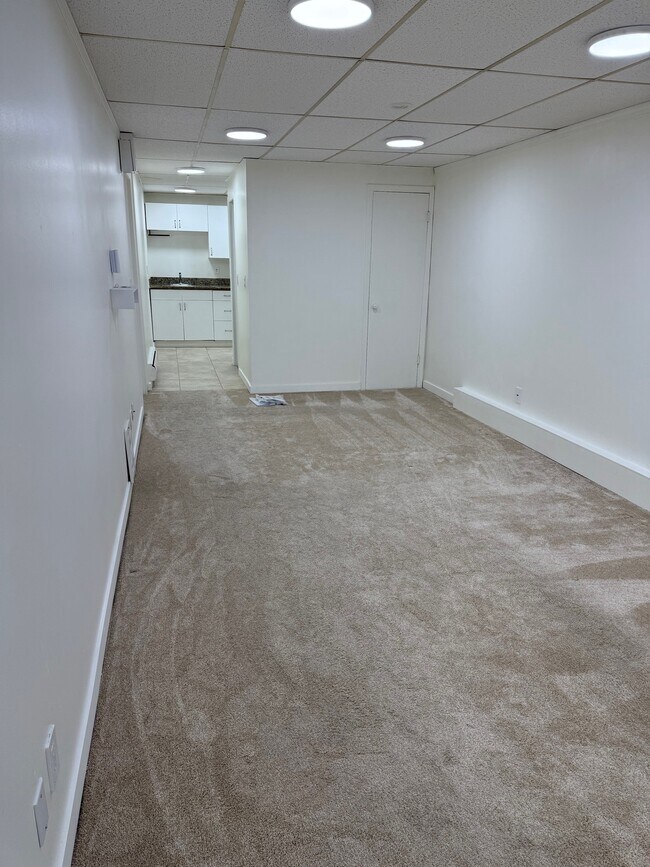 Vista desde la puerta de entrada privada - 714 1st St S