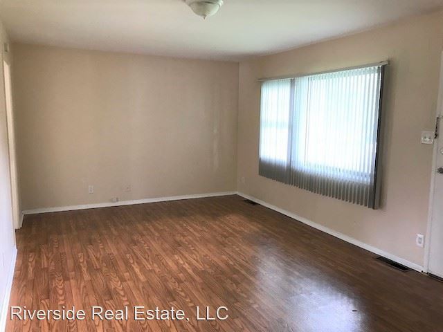 Building Photo - 3 br, 1 bath House - 745 St. Nicholas Dr.
