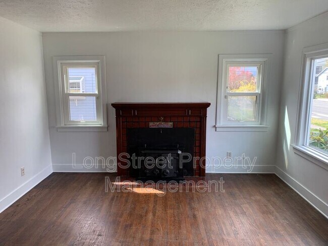 Foto del edificio - 1734 N Rosa Parks Way
