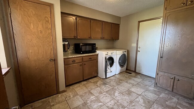 Building Photo - 12000 Co Rd 73